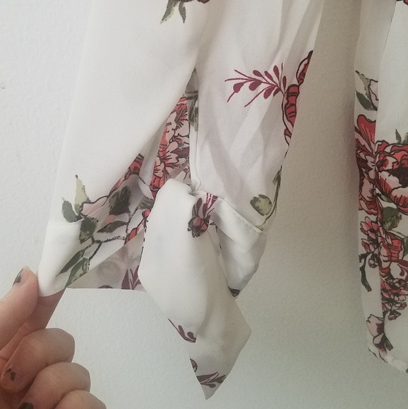 *Sold*NWT Rue21 Floral Top - Picture 5 of 5